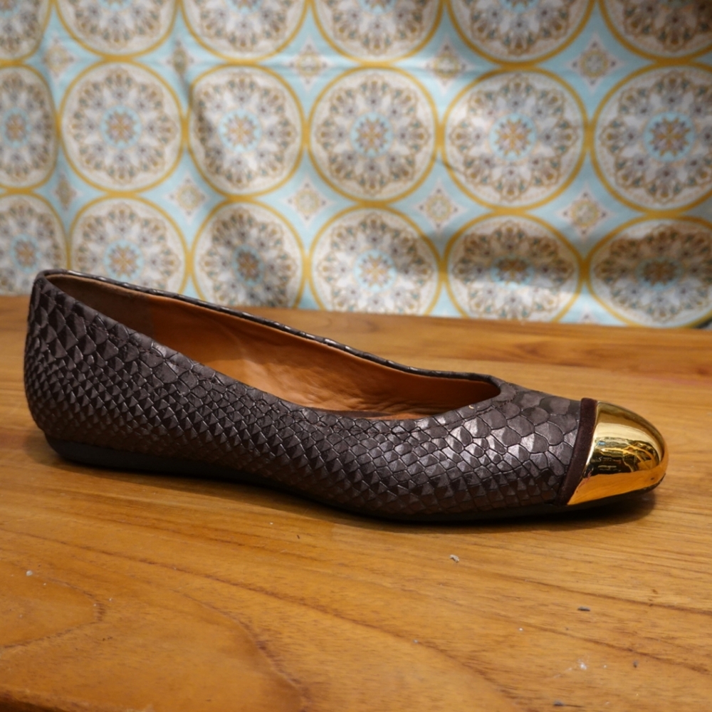 GEOX Bronze Snakeskin Textured Ballet Flat with Gold Metallic Toe Caps, size 38 - Picture 2 of 11